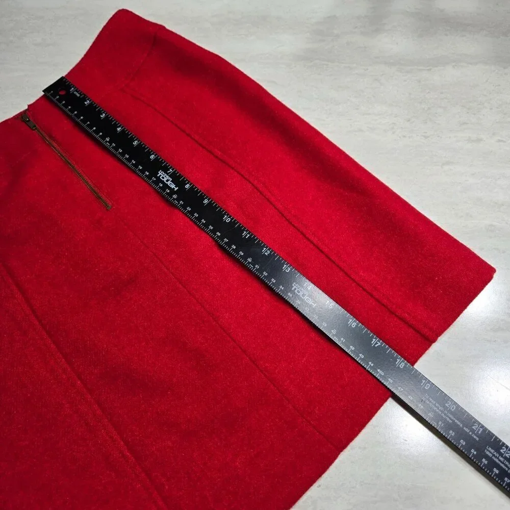 Talbots Petites Skirt Red Size 2P Fully Lined Wool Blend Back Zip Pockets Office